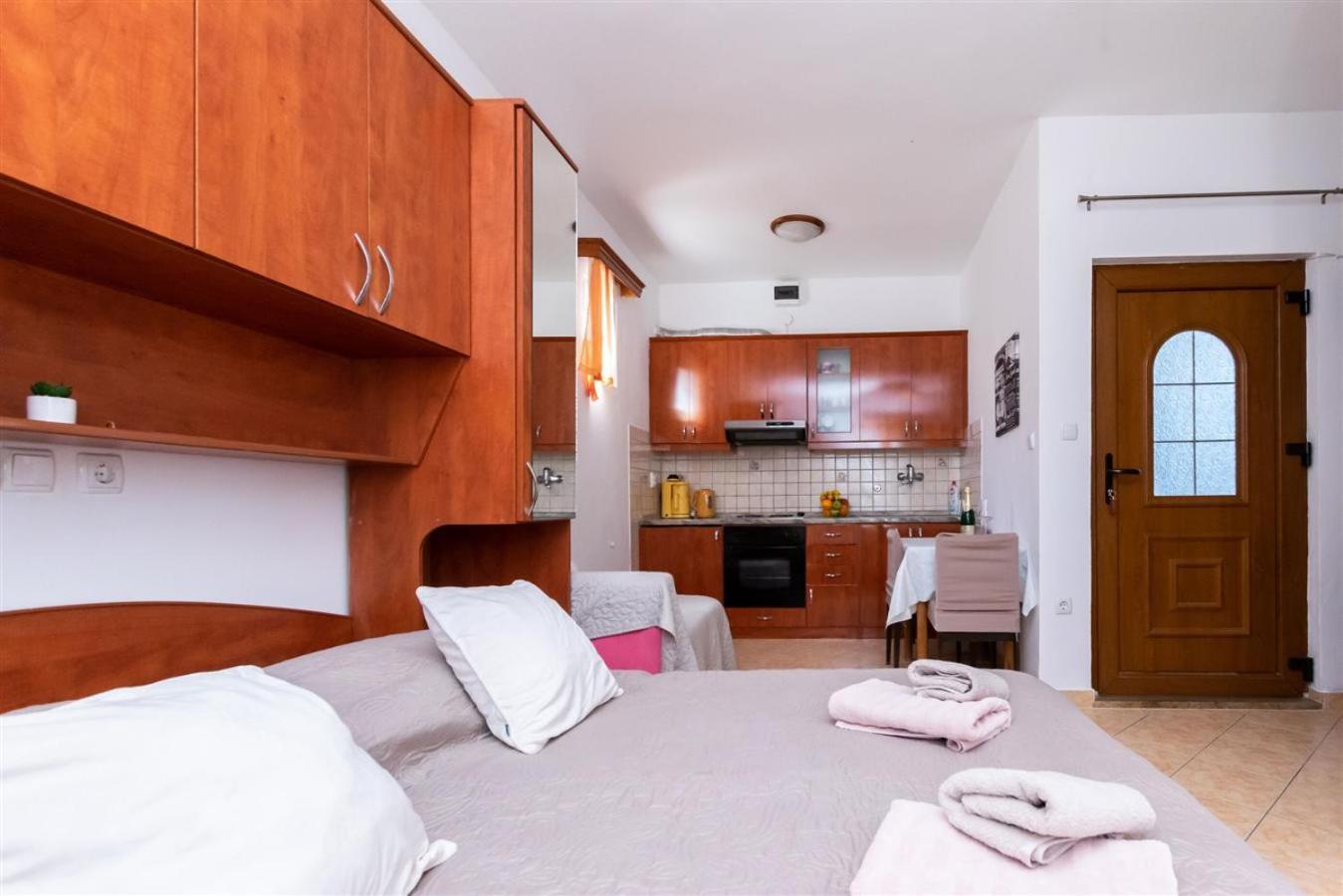 Apartment Dragan I Slavica Lopar Luaran gambar