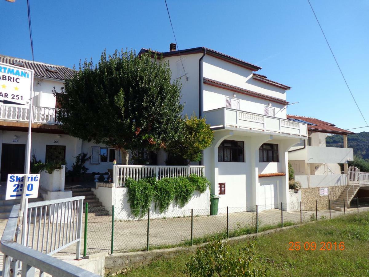 Apartment Dragan I Slavica Lopar Luaran gambar
